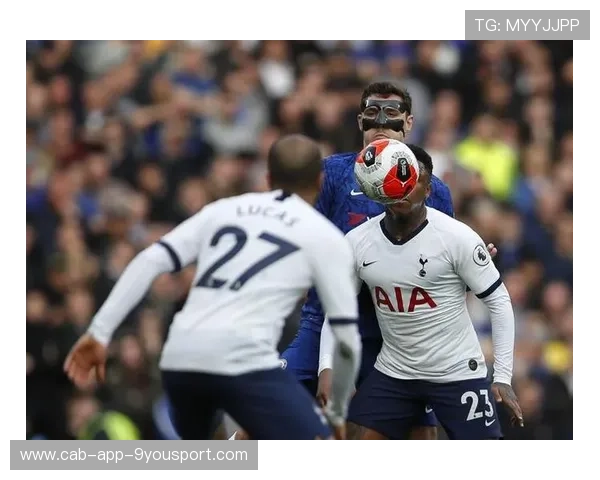 多纳鲁马扑救集锦被疯狂转发：英超球迷集体膜拜