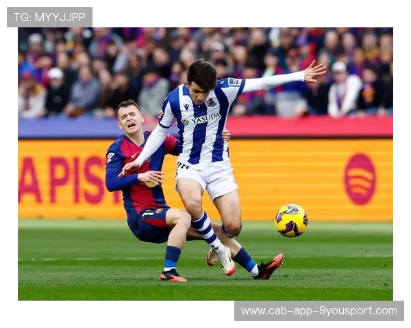 西甲:皇马在国家德比中击败巴萨,争冠悬念再升温,皇马7个月后终登西甲榜首